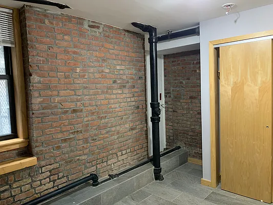 Rented by BH Brokerage Group | media 17