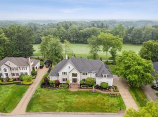 350 Aberdeen Ln, Aurora, OH 44202