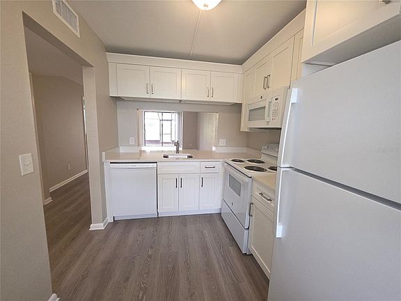 4th image of 2049 SKIMMER COURT W #311