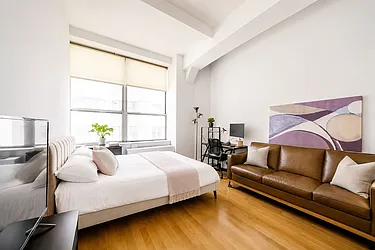 321 West 37th Street, #5B