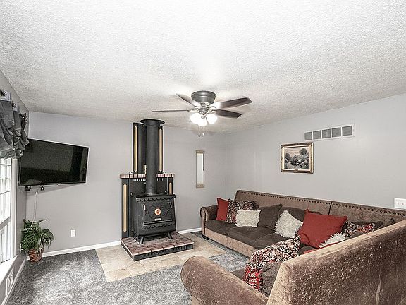 5th image of 11603 Circle Dr