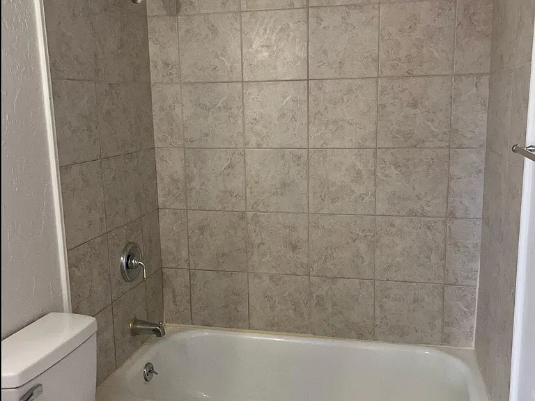 2100 Queensbury Rd — Photo 13