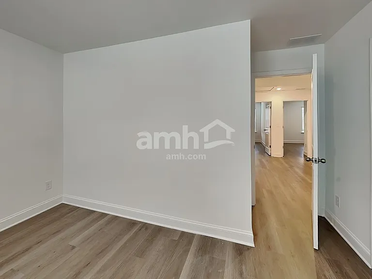 1128 Livengood Way — Photo 20