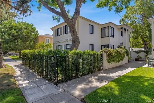 4132 Toluca Lake Ave Photo 1