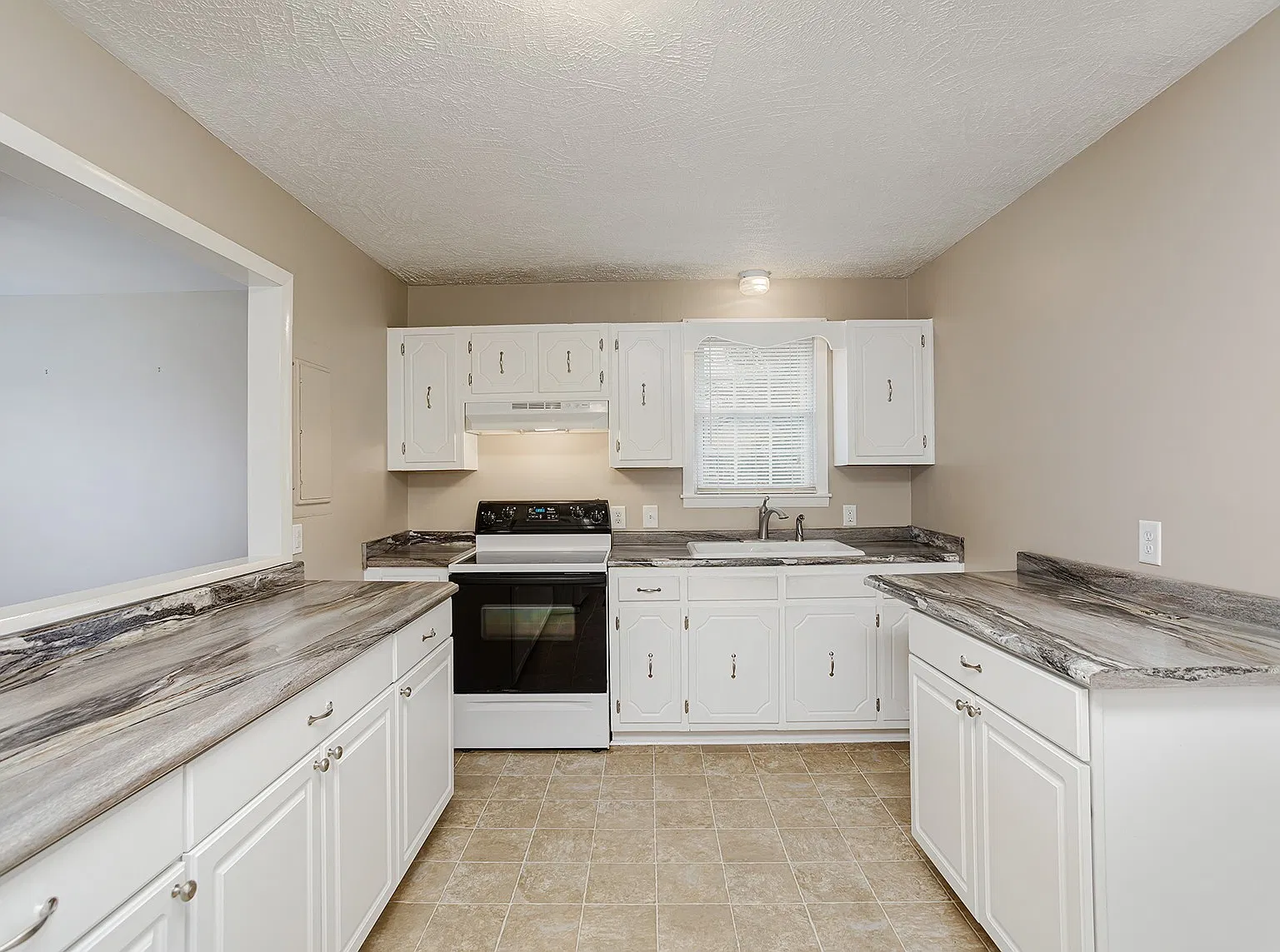 3 bed, 1058 sqft, $1,600 — Photo 4