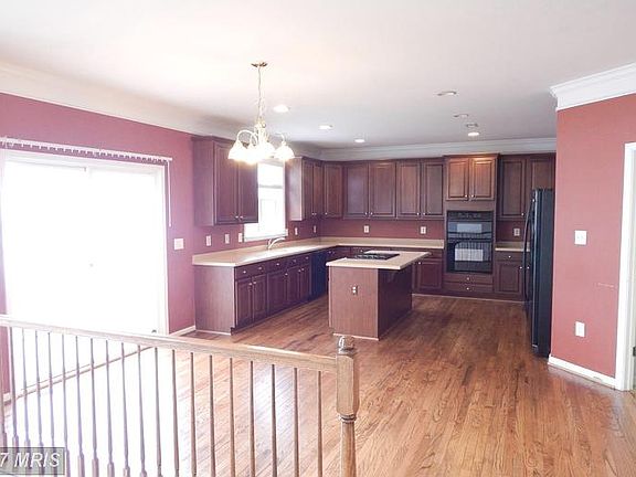 Gourmet Kitchen,Big Breakfast Nook,refinished wood
