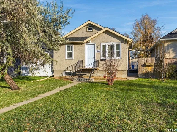 2319 Lindsay Street, Regina, SK S4N 3C5