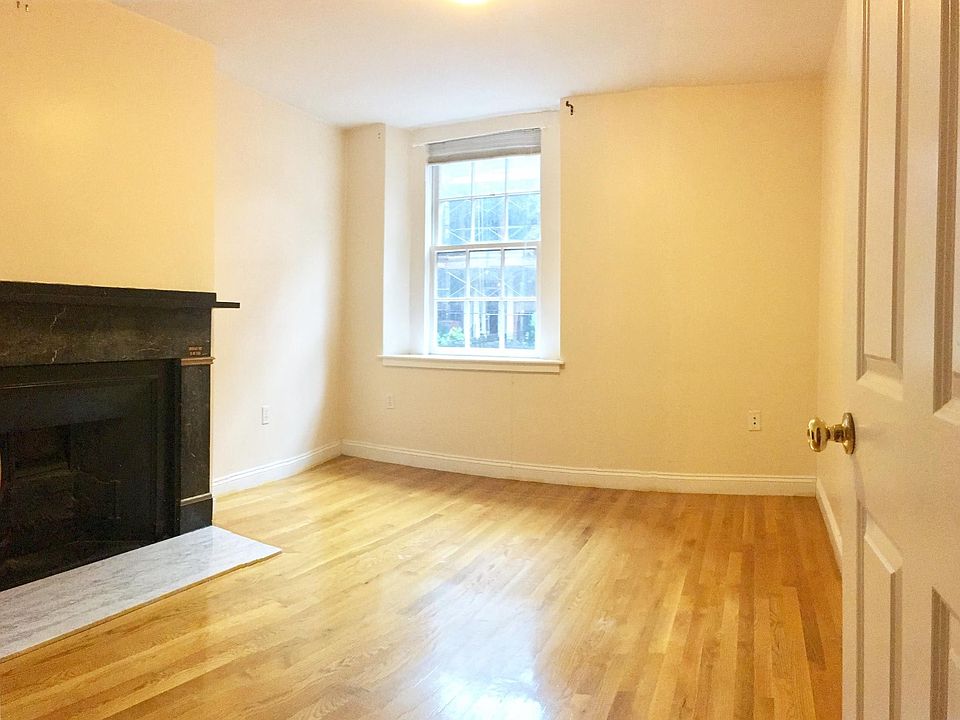 2nd image of 36 Mount Vernon St #1TT
