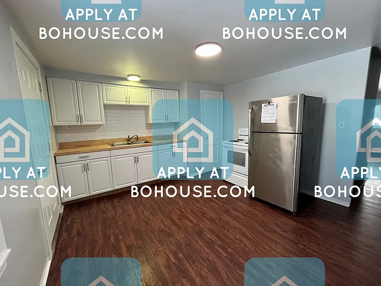 3202 McArthur Dr — Photo 3