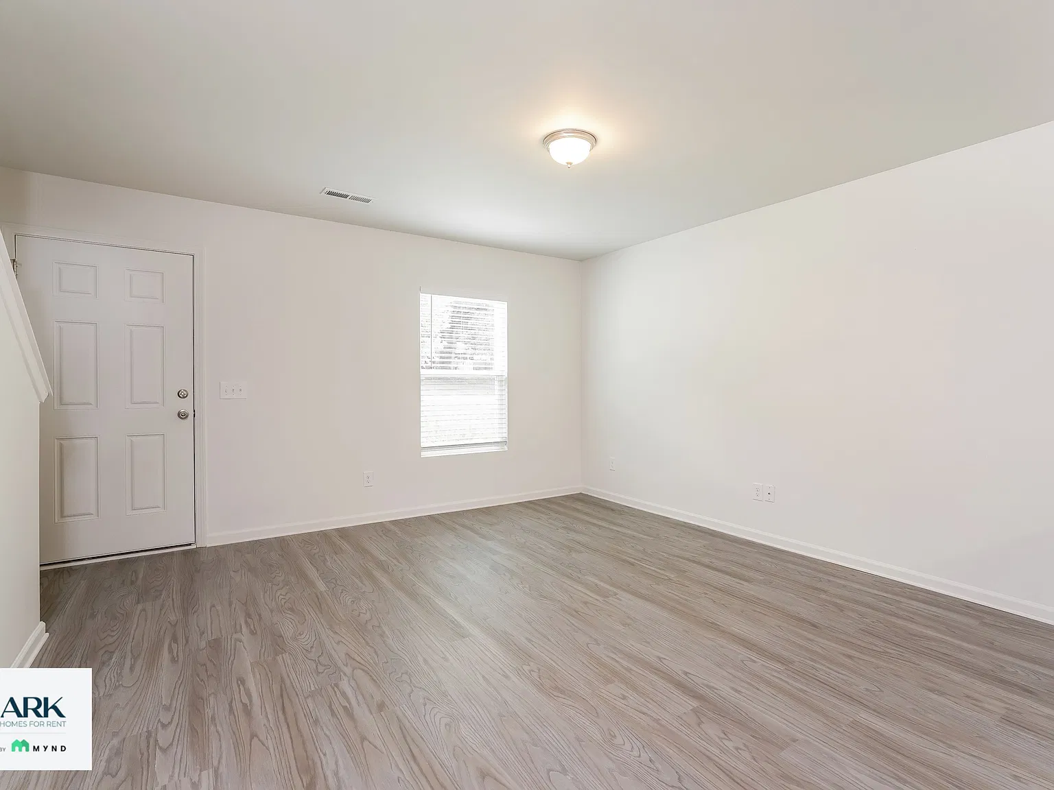 4 bed, 3.0 bath, 1811 sqft, $2,024 — Photo 2