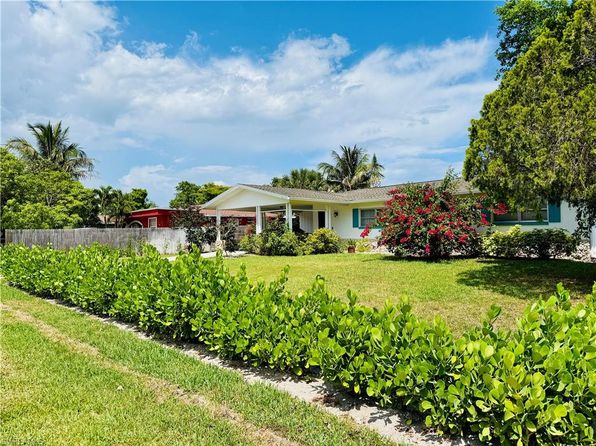 2084 46th St SW, Naples, FL 34116