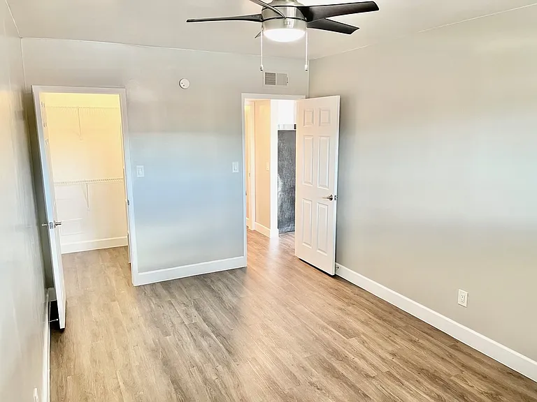 2726 E Glenrosa Ave #4 — Photo 27