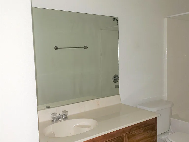 2810 Ashley Dr — Photo 11