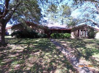 113 Meadowlane Dr, Natchez, MS 39120