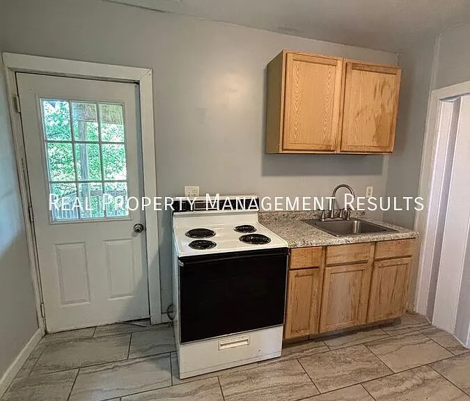 507 S Evans Ave #B — Photo 5