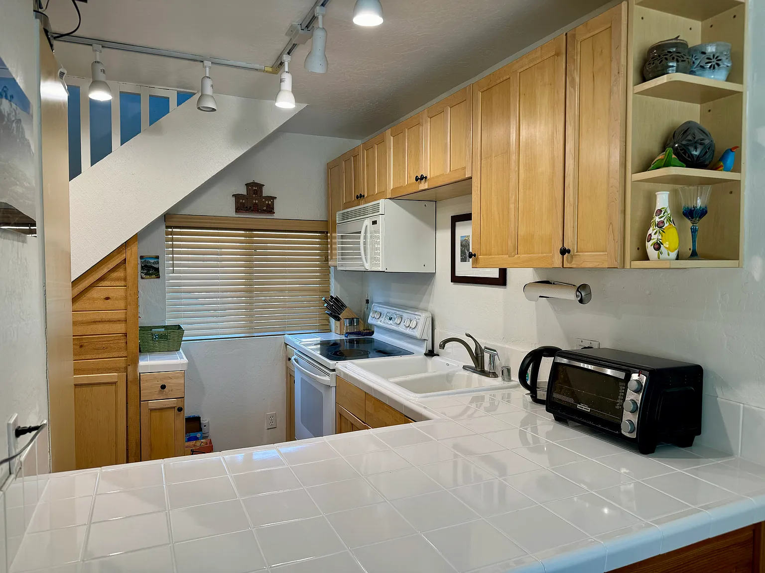 Studio, 612 sqft, $2,500 — Photo 3