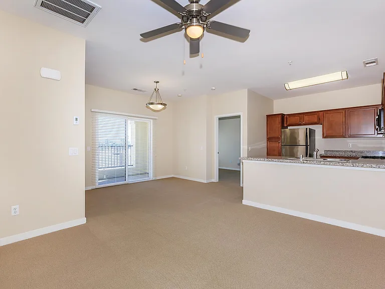 Vineyards at Palm Desert Apartment Homes — Photo 65