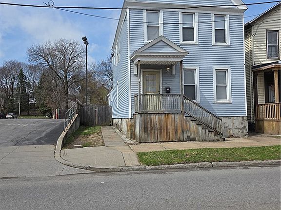 2nd image of 722 Schuyler St