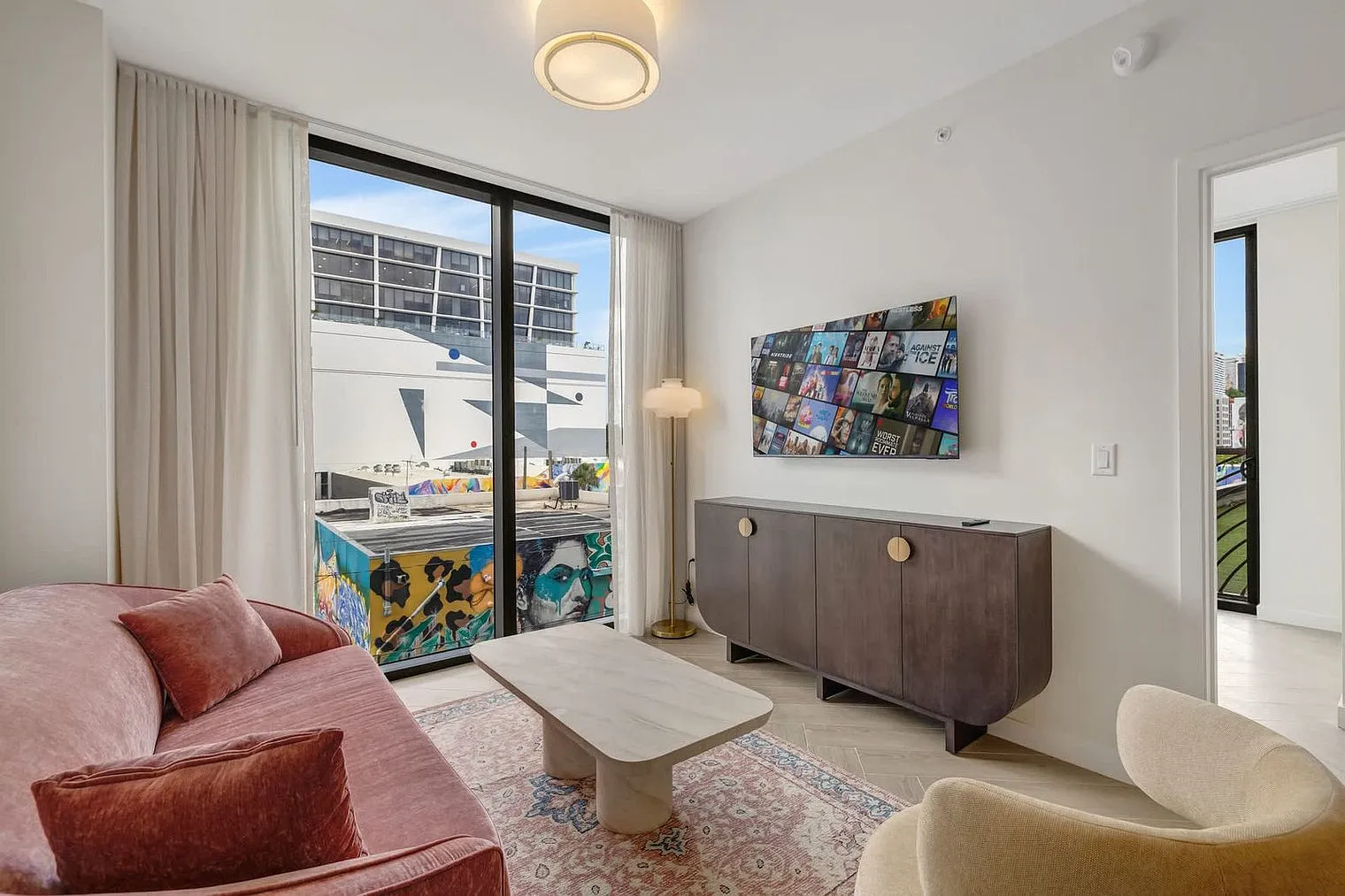 2 bed, 2.0 bath, 1097 sqft, $3,098 — Photo 2