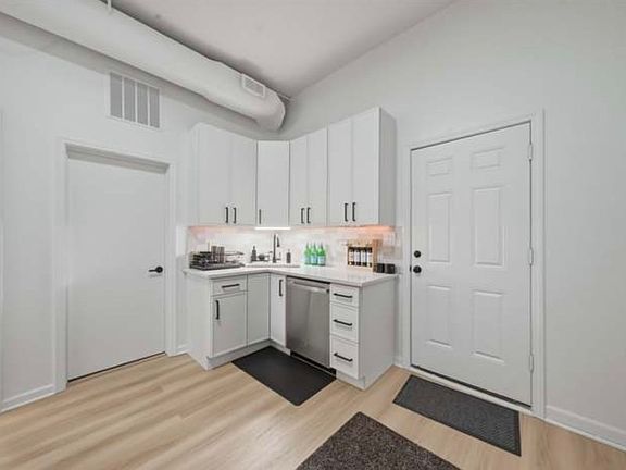 2nd image of 1113 S Racine Ave #2