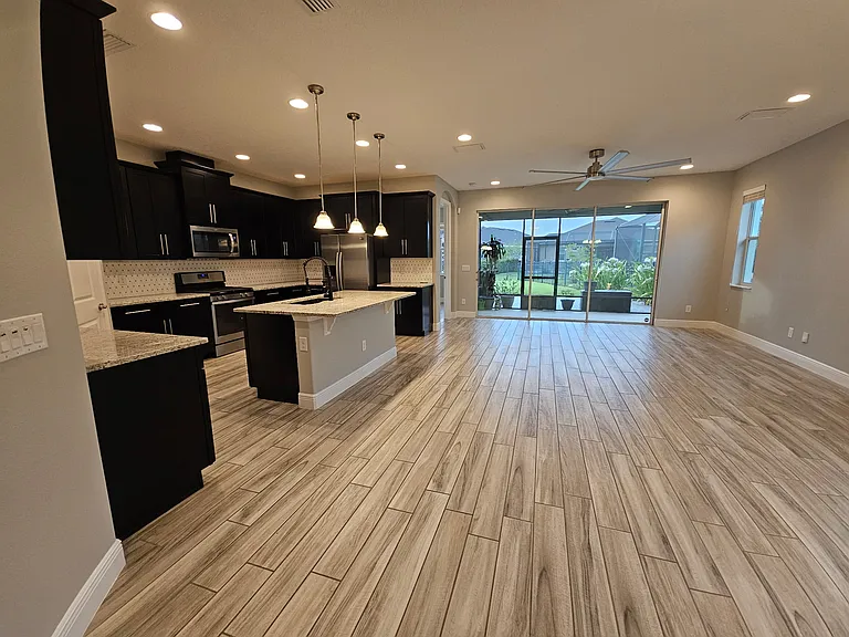 3524 Archdale St — Photo 2