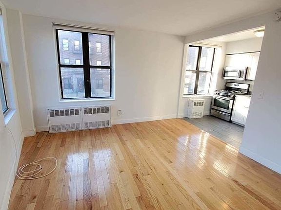 4th image of 1023 Carroll St APT 2C