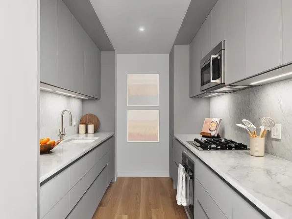 547 W 47th St #805, New York, NY 10036