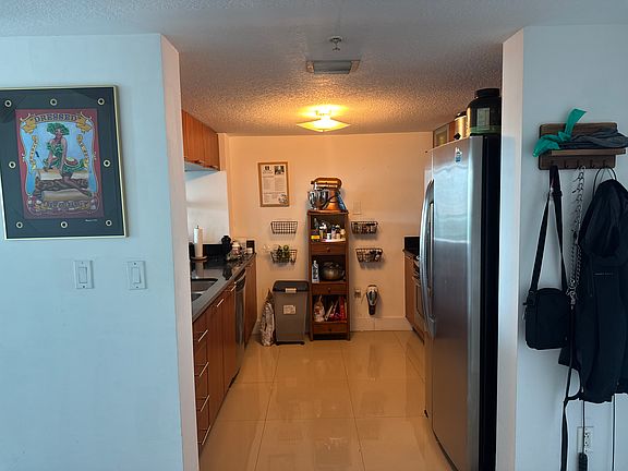 3rd image of 1800 N Bayshore Dr APT 2004