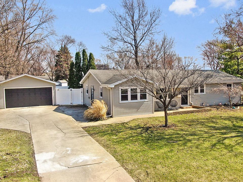 1st image of 604 Edwin Dr