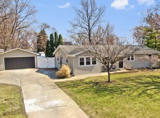 604 Edwin Dr, Bourbonnais, IL 60914