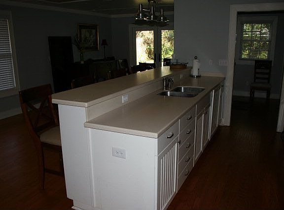 5th image of 105 Highland Ave