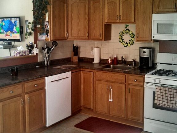 3rd image of 328 Desmond Dr