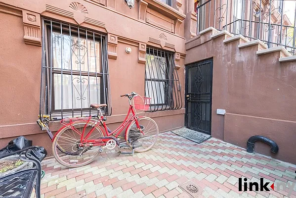 Rented by Link NY Realty | media 58