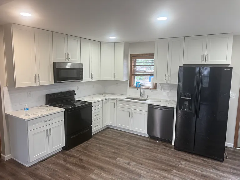 111 Allen St — Photo 11