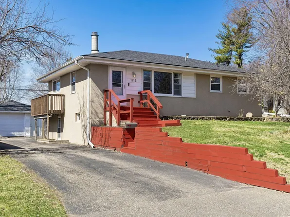1713 Independence Ave N, Golden Valley, MN 55427