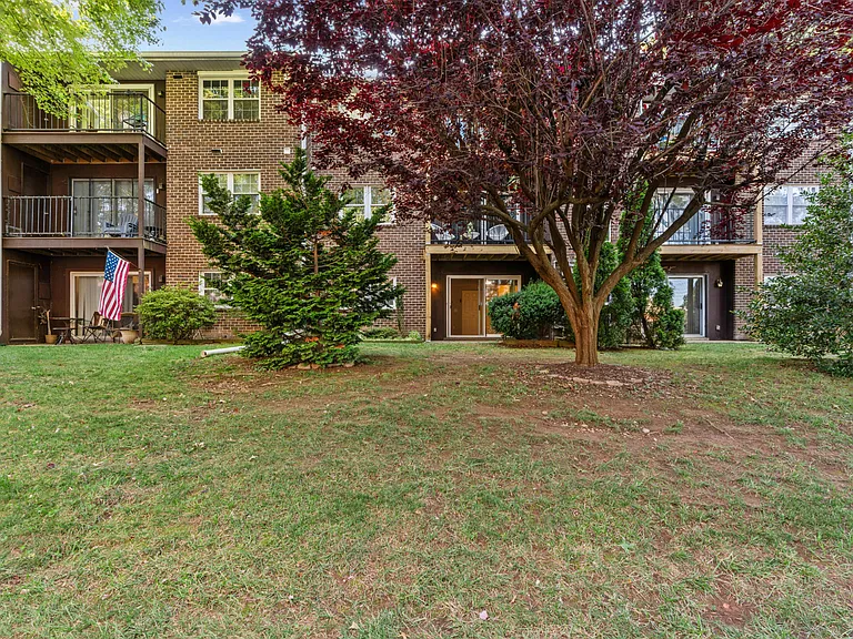 211 Crocker Dr #1-B — Photo 24