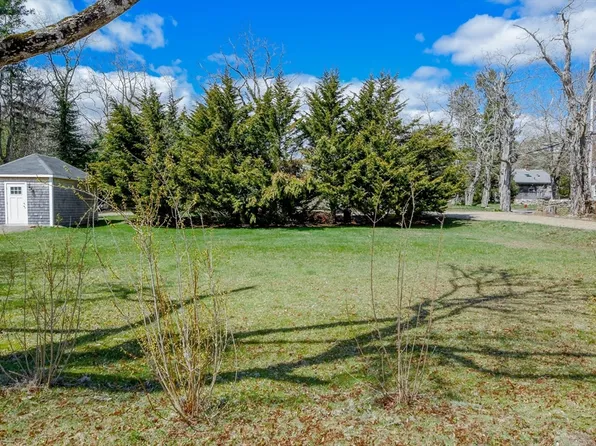 B Front 586, Marion, MA 02738