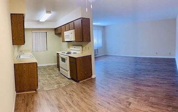 4th image of 1920 Peyton Ave #102