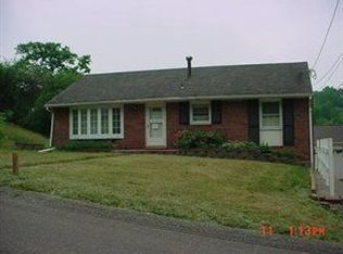 139 Fairlane Dr, Industry, PA