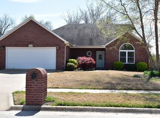 1913 SW Pine Ave, Bentonville, AR 72713