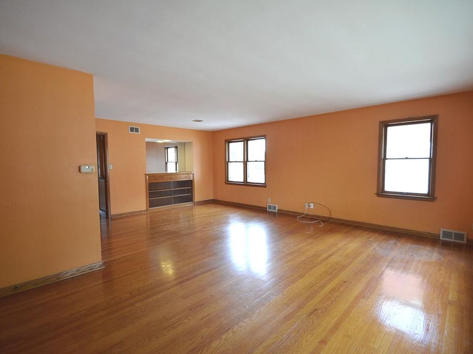 Living room/Dining room