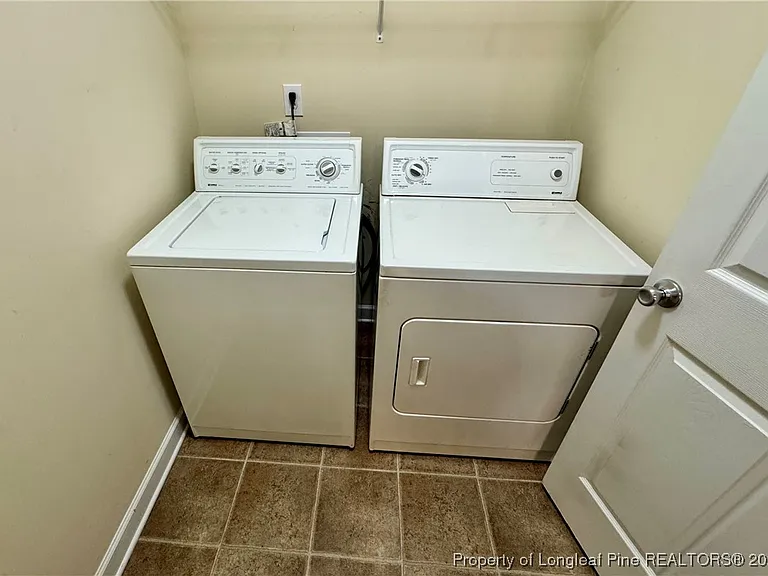1750-202 Renwick Dr — Photo 8
