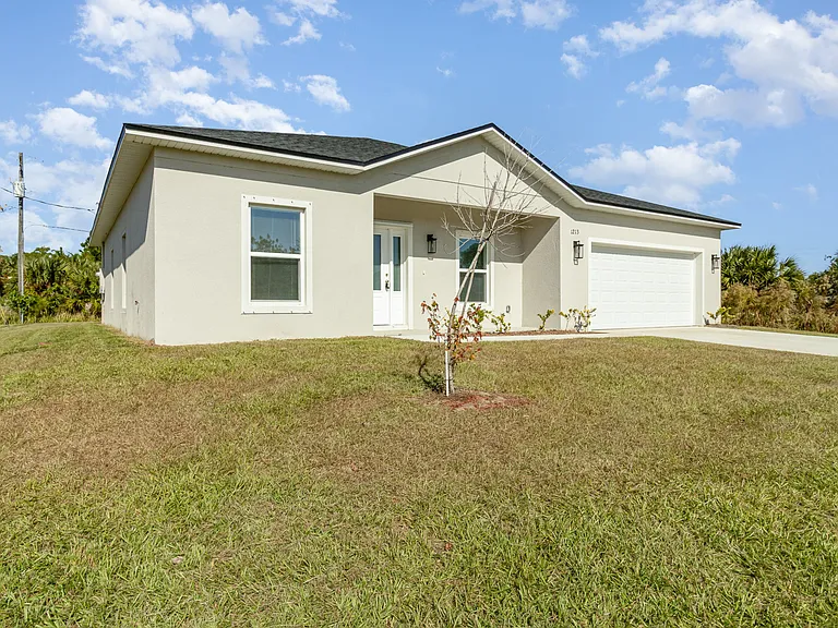 1213 Waterford St SE — Photo 4