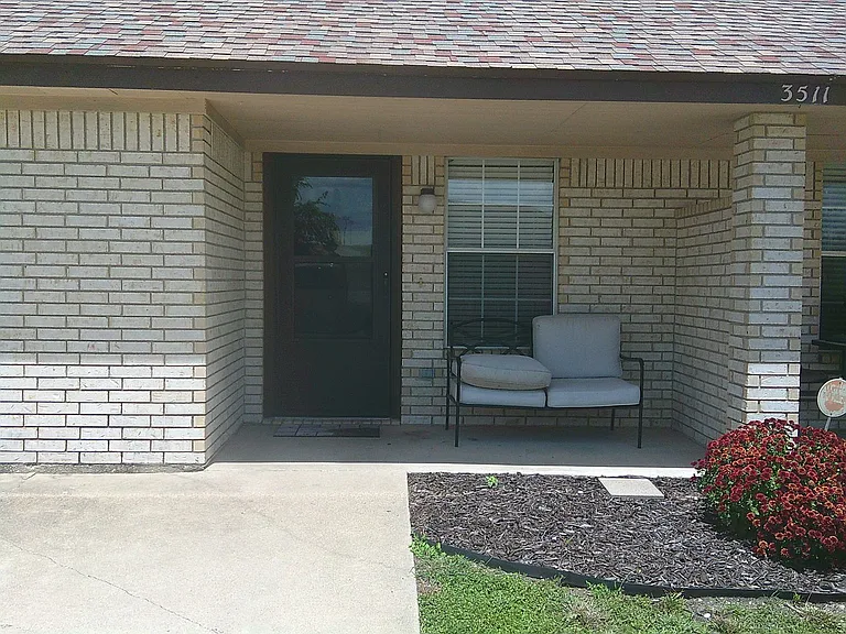 3511 Westwood Dr #A-B — Photo 1