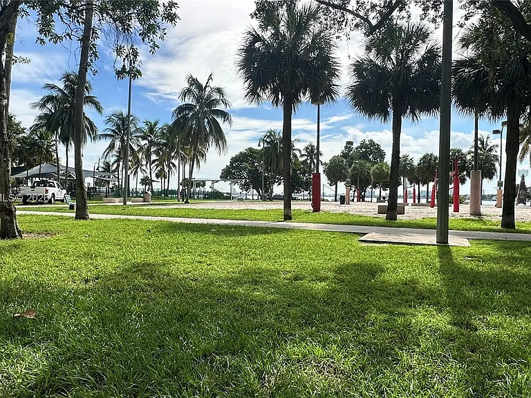 1750 N Bayshore Dr #2607 — Photo 18
