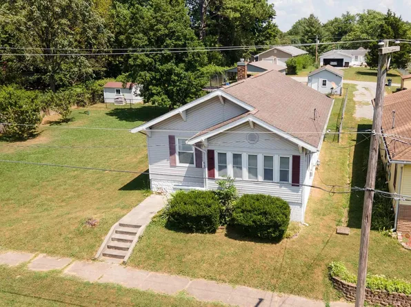 640 N 11th St, Murphysboro, IL 62966