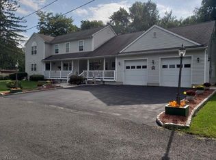 7 Tonneson Dr, Succasunna, NJ 07876