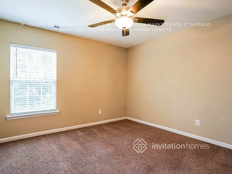 621 Ashburn Ln — Photo 12