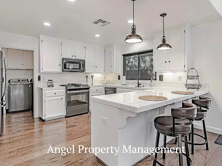 2206 Halsey Cir — Photo 4