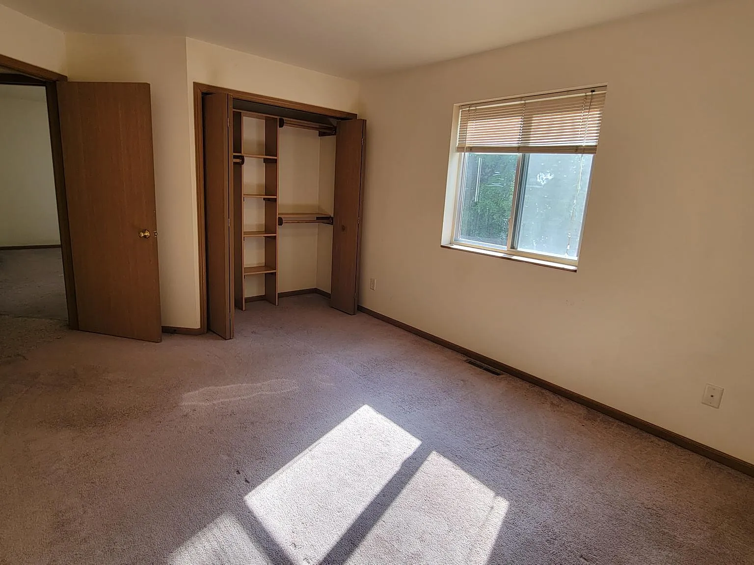 4 bed, 1300 sqft, $1,525 — Photo 3